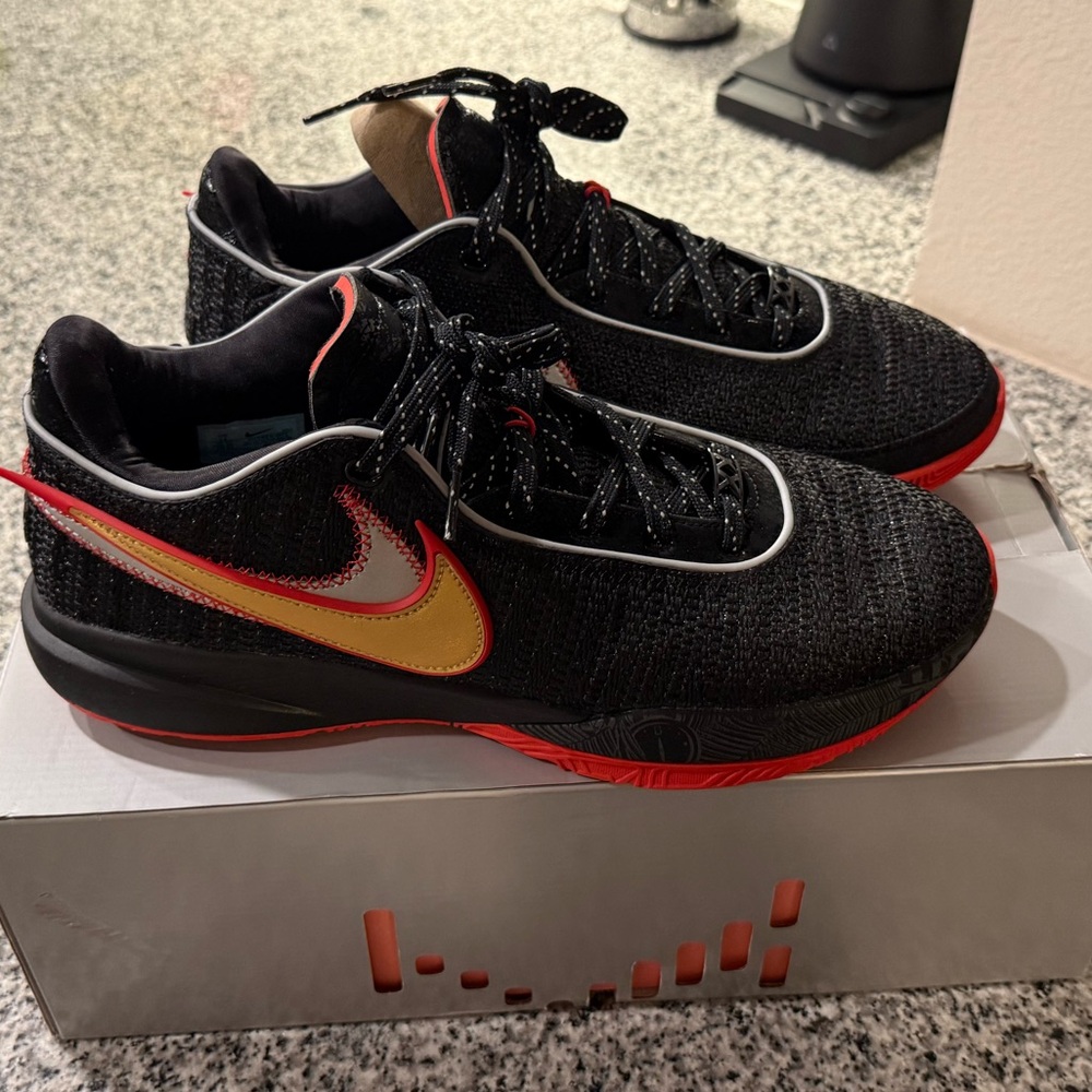 LeBron 20 Trinity